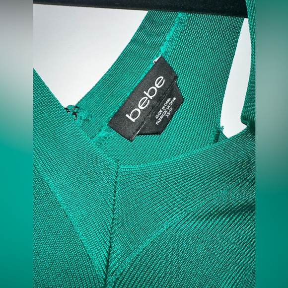 BEBE xs beautiful emerald green dress worn once only - Picture 6 of 6